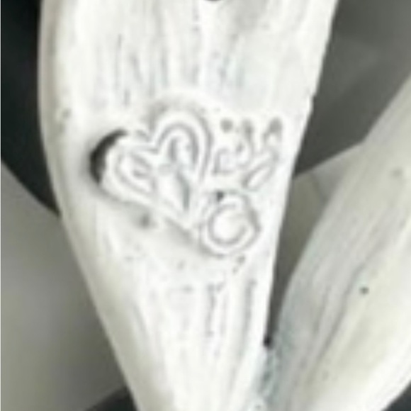 SOLD Vintage Hedy Black / White polka dot enamel flower brooch - Picture 2 of 4